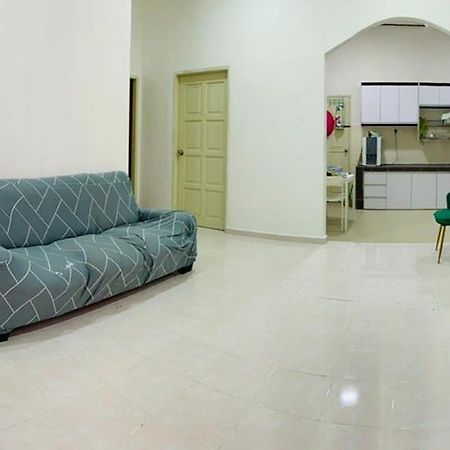 Nurul Amin Guest House Pantai Cahaya Bulan Kota Bharu Dış mekan fotoğraf